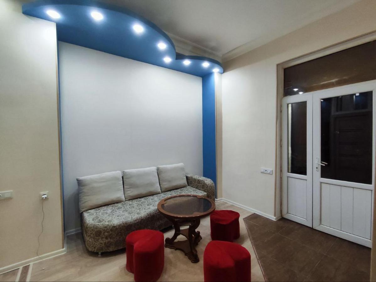Guest House In The Small Center Ереван Екстериор снимка